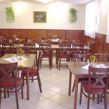 Corvin Hotel Győr Extérieur photo