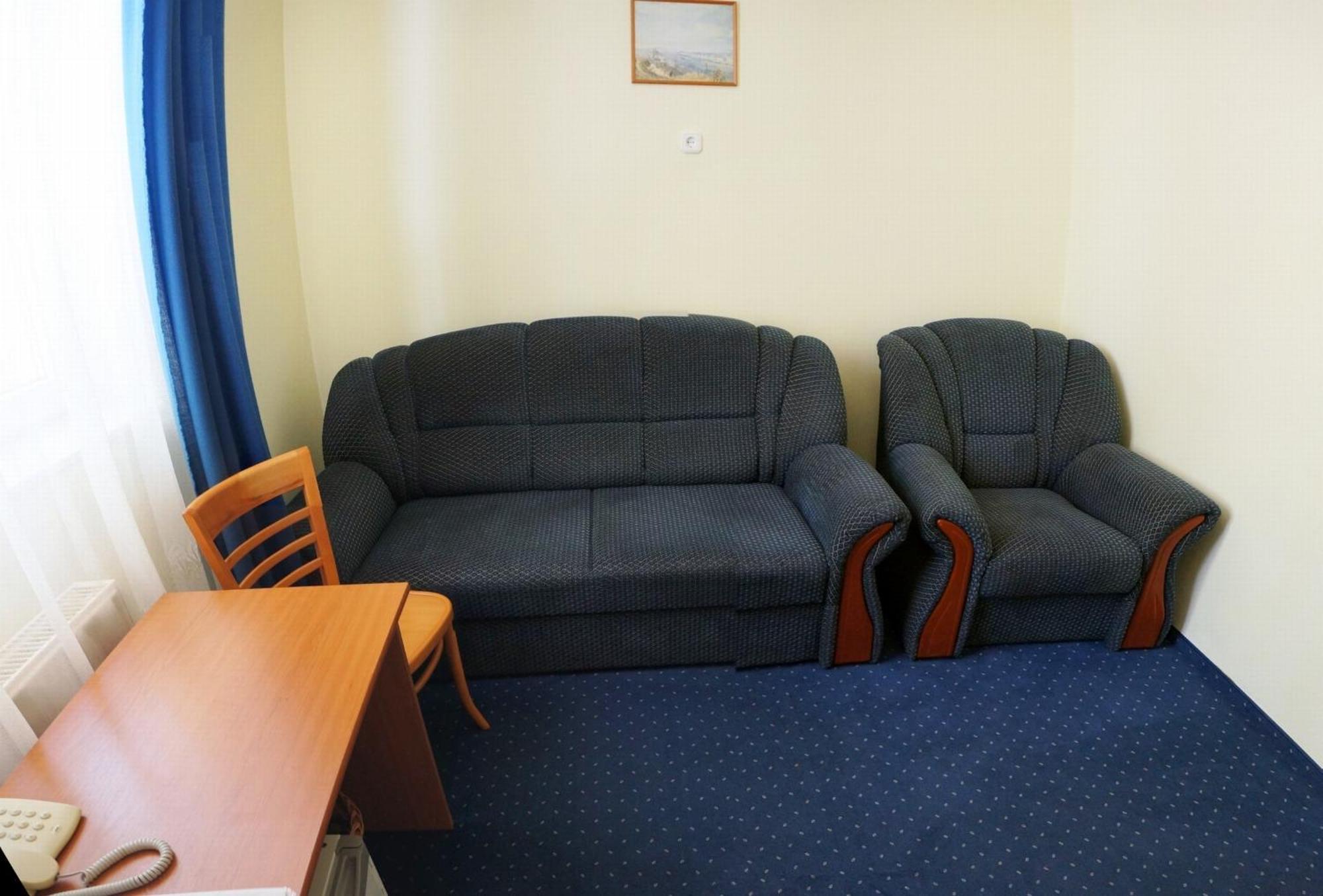 Corvin Hotel Győr Chambre photo